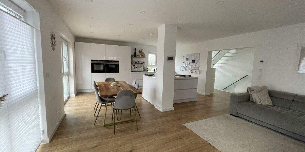 Einfamilienhaus Ehringshausen / Kölschhausen Kölschhausen - 9 Zimmer, 238 m&sup2;, 490.000&euro; | Angebot:25728156