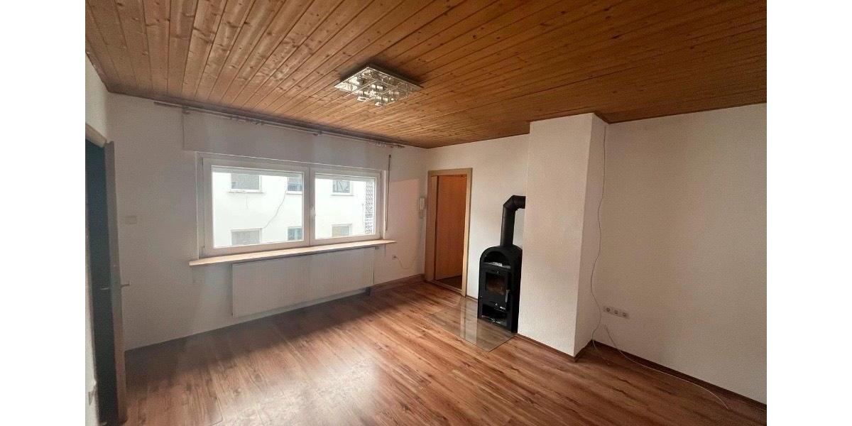 Einfamilienhaus Wölfersheim - 5 Zimmer, 110 m&sup2;, 199.000&euro; | Angebot:25999622