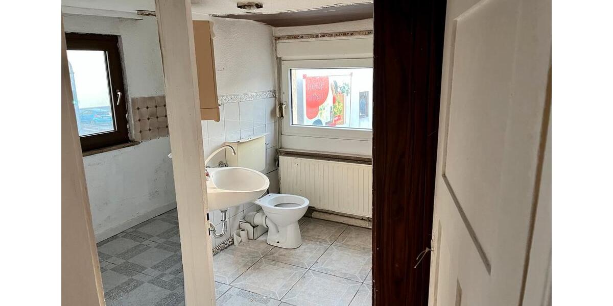 Mehrfamilienhaus, Wohnhaus Solms - 10 Zimmer, 360 m&sup2;, 129.500&euro; | Angebot:21031860