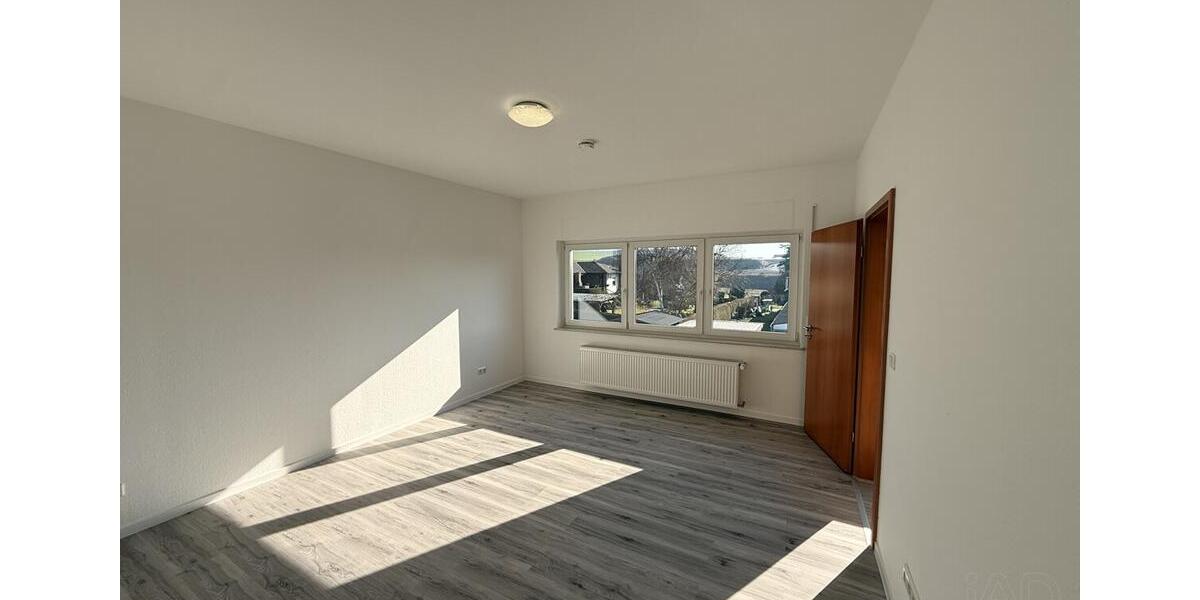 Etagenwohnung Gladenbach - 4 Zimmer, 120 m&sup2;, 990&euro; | Angebot:25327573