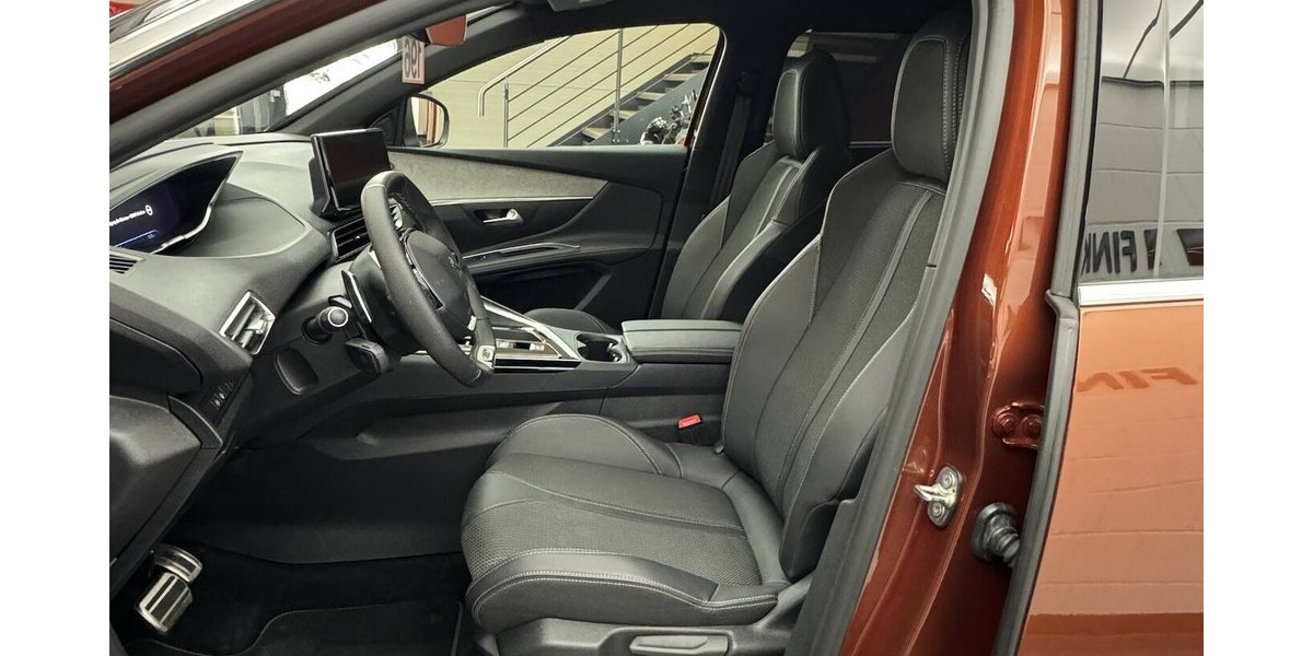 Peugeot 5008 GT 130 PT EAT 8 AHK 1.Hand 7 Sitze 13.300 km 26.620 &euro; Lich 35423