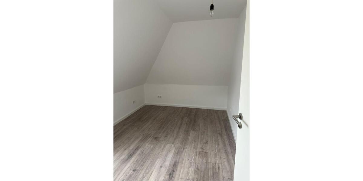 Dachgeschoßwohnung Wetzlar Altenberger Straße - 5 Zimmer, 68 m&sup2;, 750&euro; | Angebot:25431409