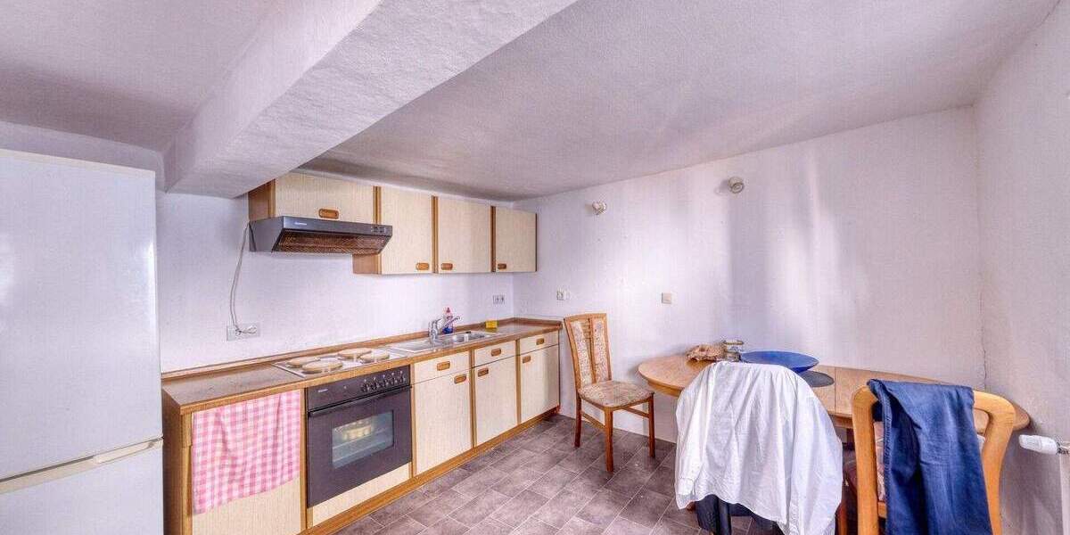 Mehrfamilienhaus, Wohnhaus Aßlar - 8 Zimmer, 186 m&sup2;, 219.000&euro; | Angebot:25697034
