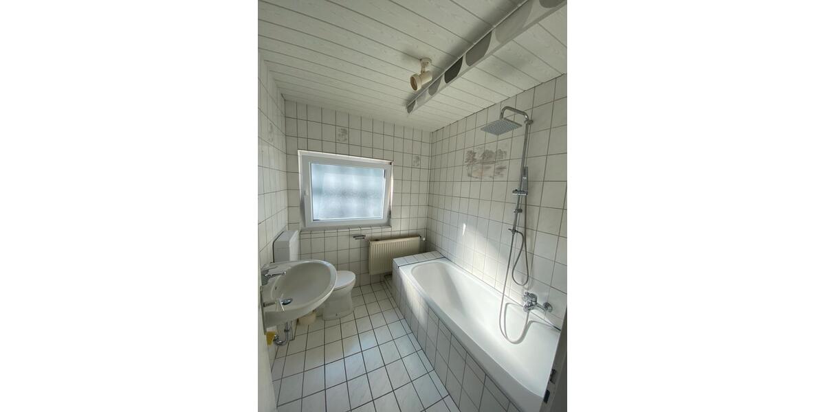 Einfamilienhaus Sinn - 5 Zimmer, 155 m&sup2;, 980&euro; | Angebot:25977479