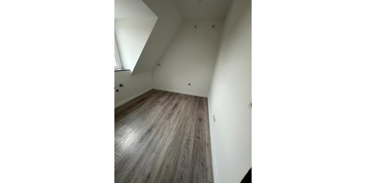 Dachgeschoßwohnung Wetzlar Altenberger Straße - 5 Zimmer, 68 m&sup2;, 750&euro; | Angebot:25431409