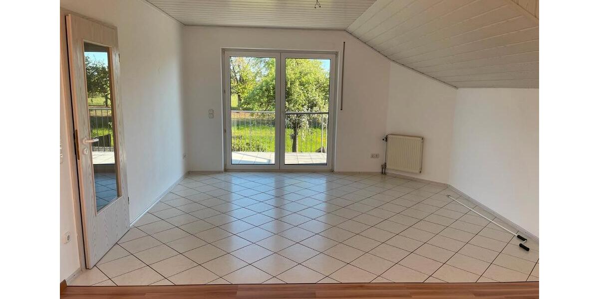 Dachgeschoßwohnung Hungen - 4 Zimmer, 108 m&sup2;, 780&euro; | Angebot:26634051