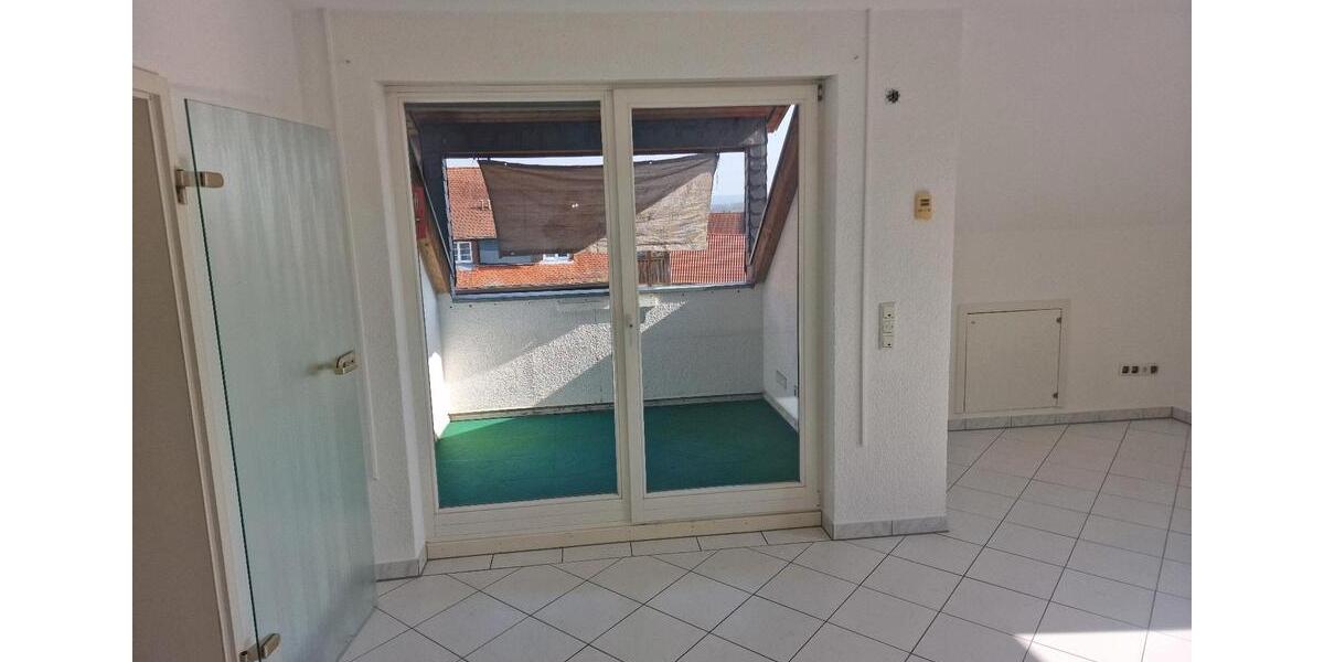 Dachgeschoßwohnung Wölfersheim - 1 Zimmer, 65 m&sup2;, 750&euro; | Angebot:25475951