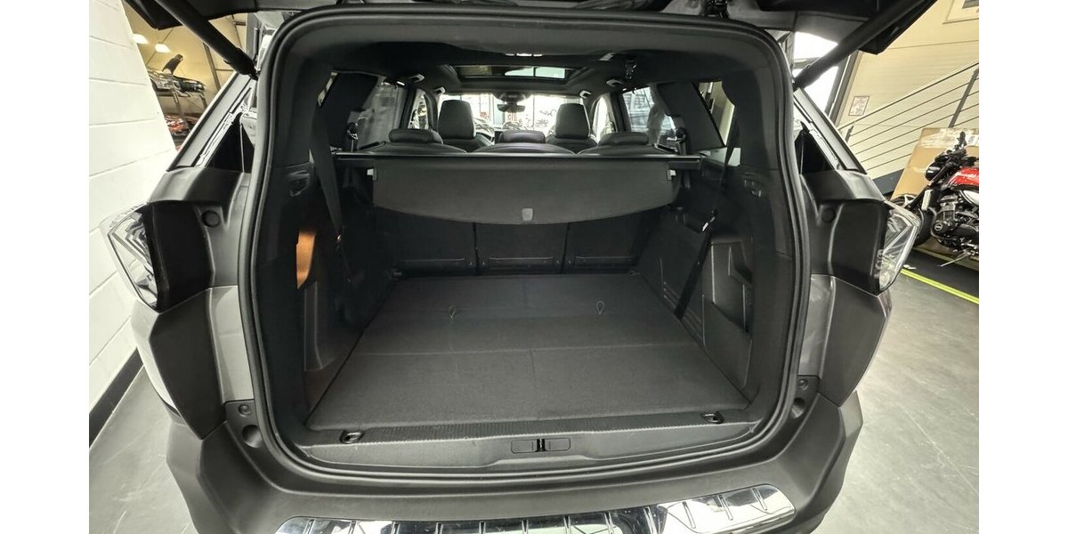 Peugeot 5008 GT 180 Blue HDi EAT8 1.Hand Nachtsicht 31.700 km 33.900 &euro; Lich 35423