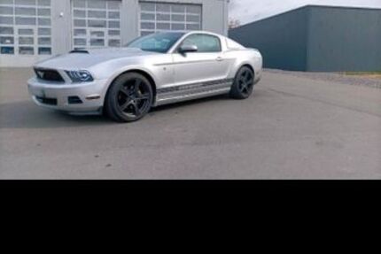 Ford Mustang 180.000 km 9.200 &euro; Marburg 35039