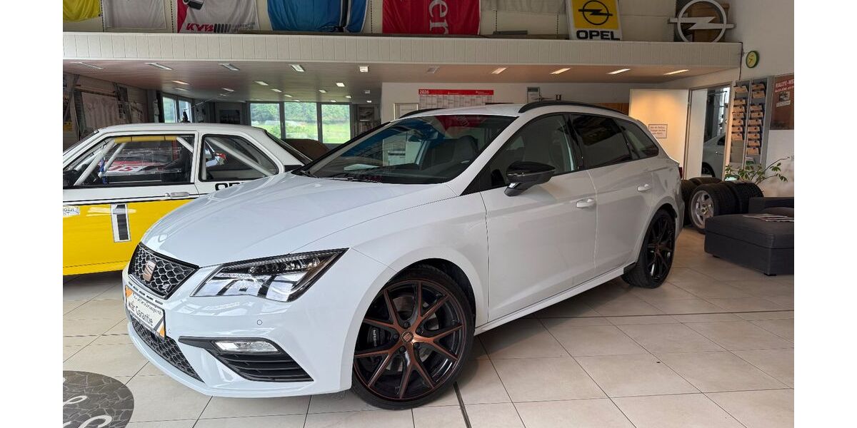 Seat Leon 19.451 km 27.990 &euro; Gladenbach 35075