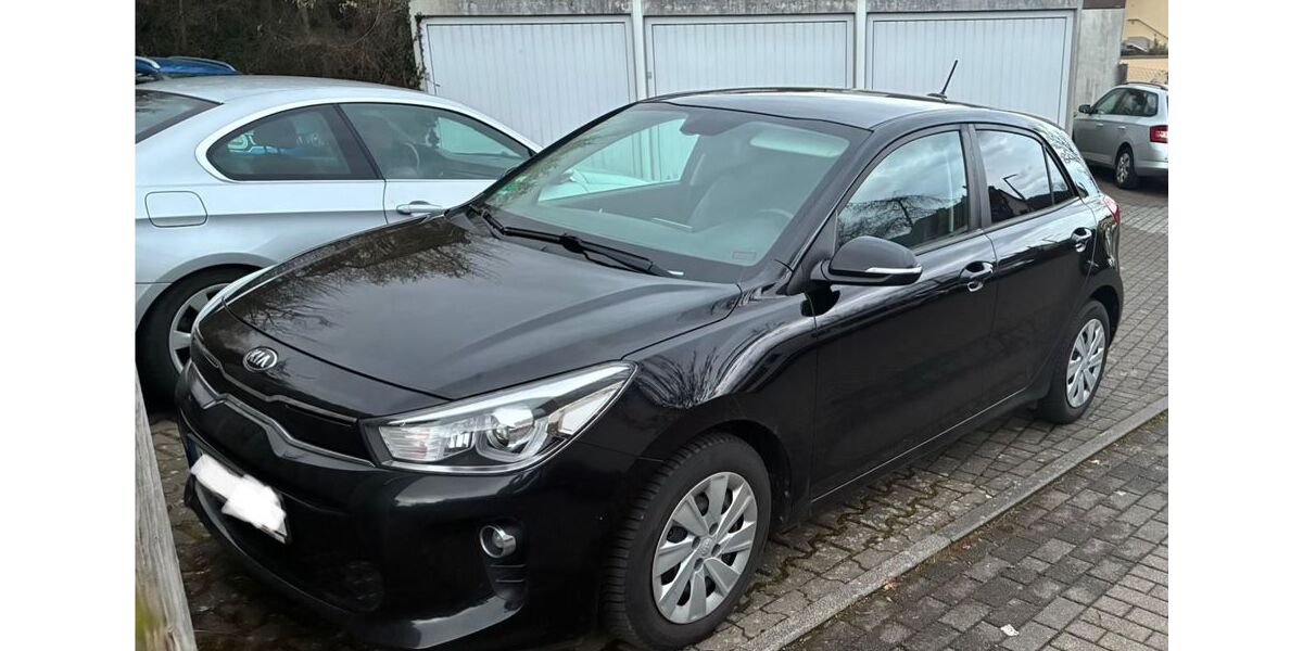 Kia Rio 76.000 km 10.299 &euro; Marburg 35043