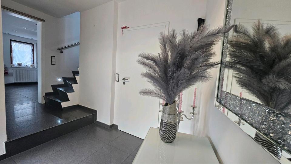 Mehrfamilienhaus, Wohnhaus Lich - 14 Zimmer, 310 m&sup2;, 599.000&euro; | Angebot:26075322