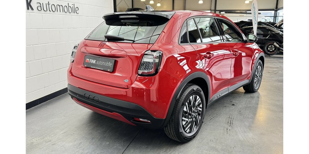 Fiat 600E Red 54 KWh 1.Hand Full LED Carplay 14.500 km 21.880 &euro; Lich 35423