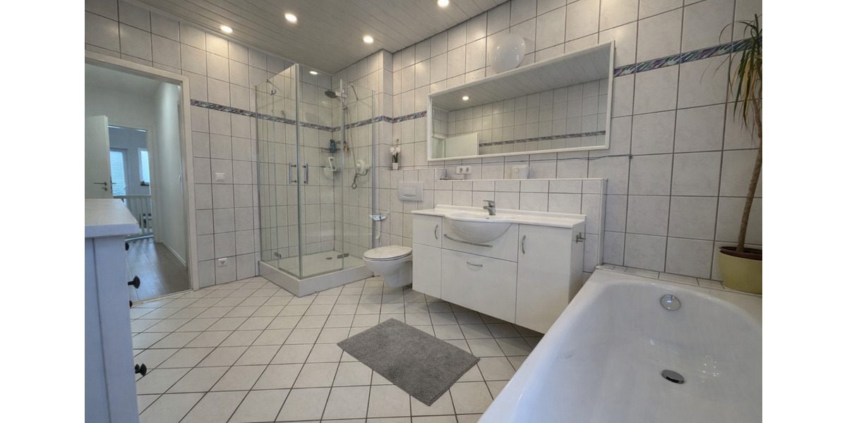 Reihenhaus Grävenwiesbach - 6 Zimmer, 199 m&sup2;, 1.650&euro; | Angebot:25947839