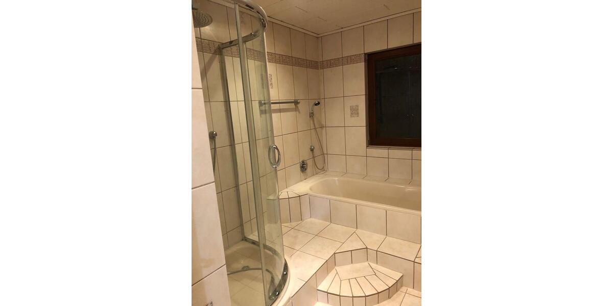 Dachgeschoßwohnung Marburg - 3 Zimmer, 95 m&sup2;, 950&euro; | Angebot:25261049