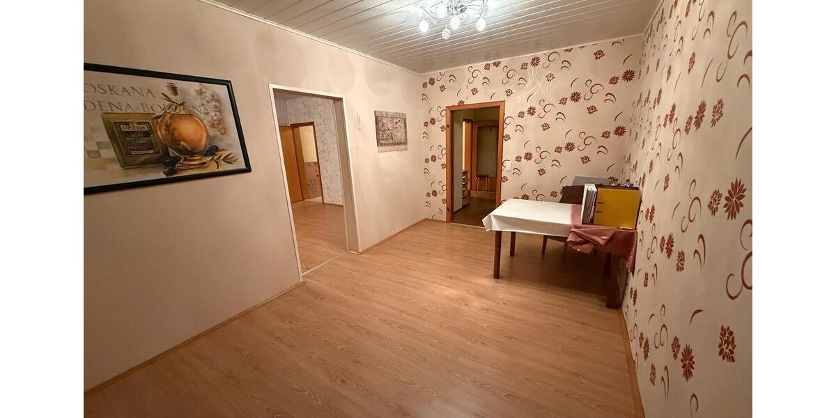 Einfamilienhaus Aßlar - 3 Zimmer, 140 m&sup2;, 1.300&euro; | Angebot:25810665