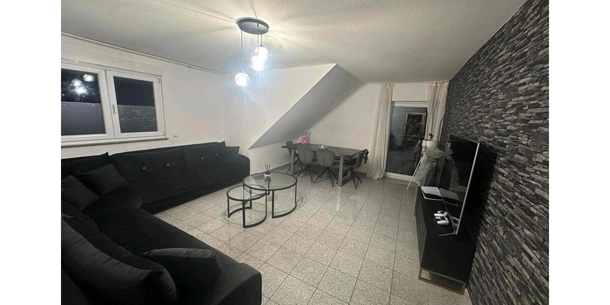 Dachgeschoßwohnung Sinn - 3 Zimmer, 85 m&sup2;, 800&euro; | Angebot:25613949