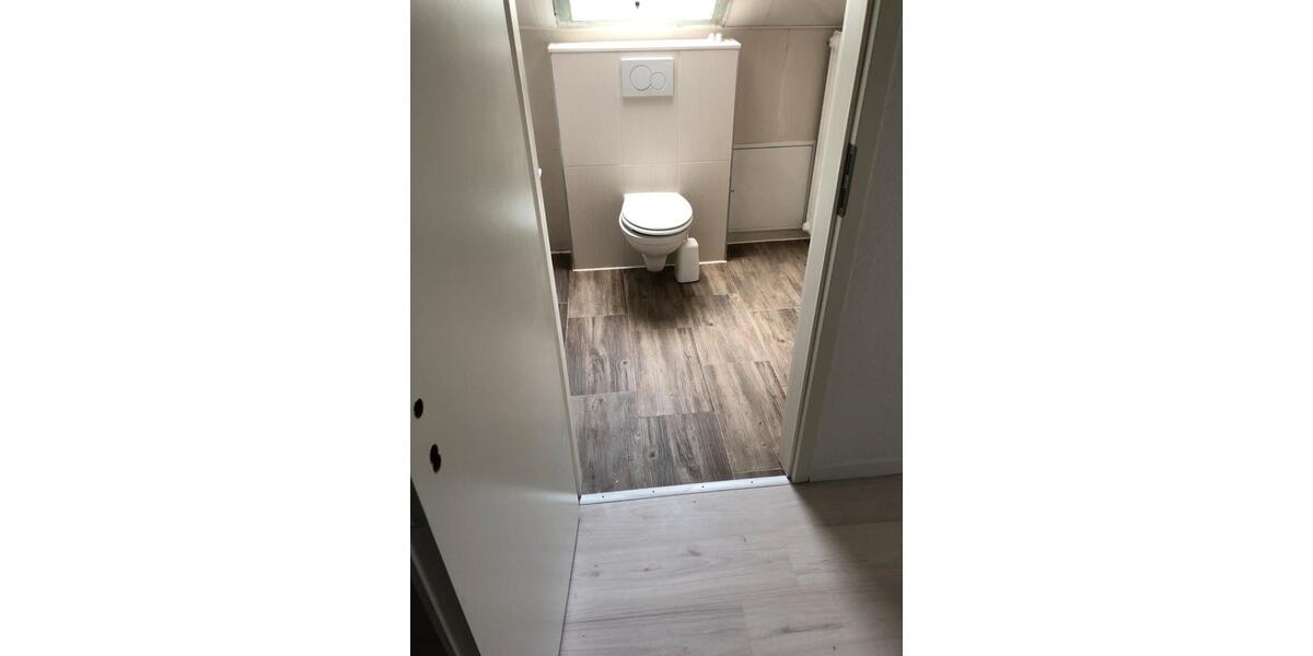 Etagenwohnung Gießen Allendorf - 1 Zimmer, 140 m&sup2;, 300&euro; | Angebot:26677555