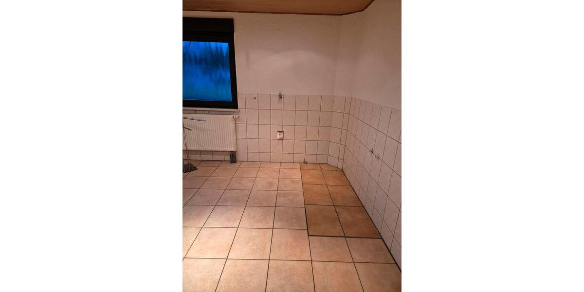 Etagenwohnung Bad Endbach - 2 Zimmer, 92 m&sup2;, 890&euro; | Angebot:25280478
