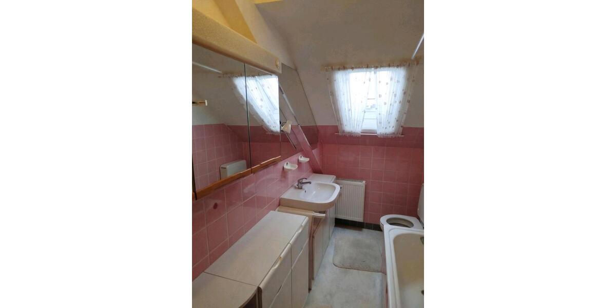 Dachgeschoßwohnung Marburg Cappel - 4 Zimmer, 75 m&sup2;, 225.000&euro; | Angebot:26502333