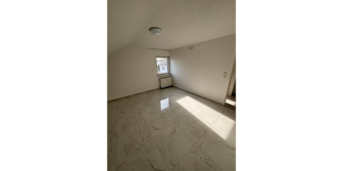 Dachgeschoßwohnung Gießen Wieseck - 4 Zimmer, 75 m&sup2;, 1.000&euro; | Angebot:26420267