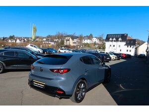 Mazda 3 Lim. 5-trg. Selection M-Hybrid 29.650 km 21.990 &euro; Bad Endbach 35080