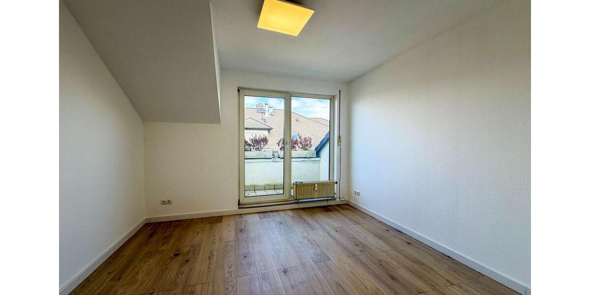 Dachgeschoßwohnung Friedberg (Hessen) - 3 Zimmer, 82 m&sup2;, 1.045&euro; | Angebot:24802461