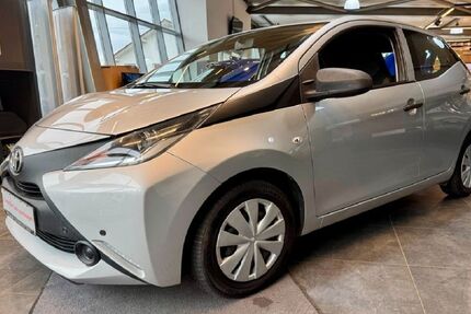 Toyota Aygo (X) 99.895 km 6.890 &euro; Lich 35423