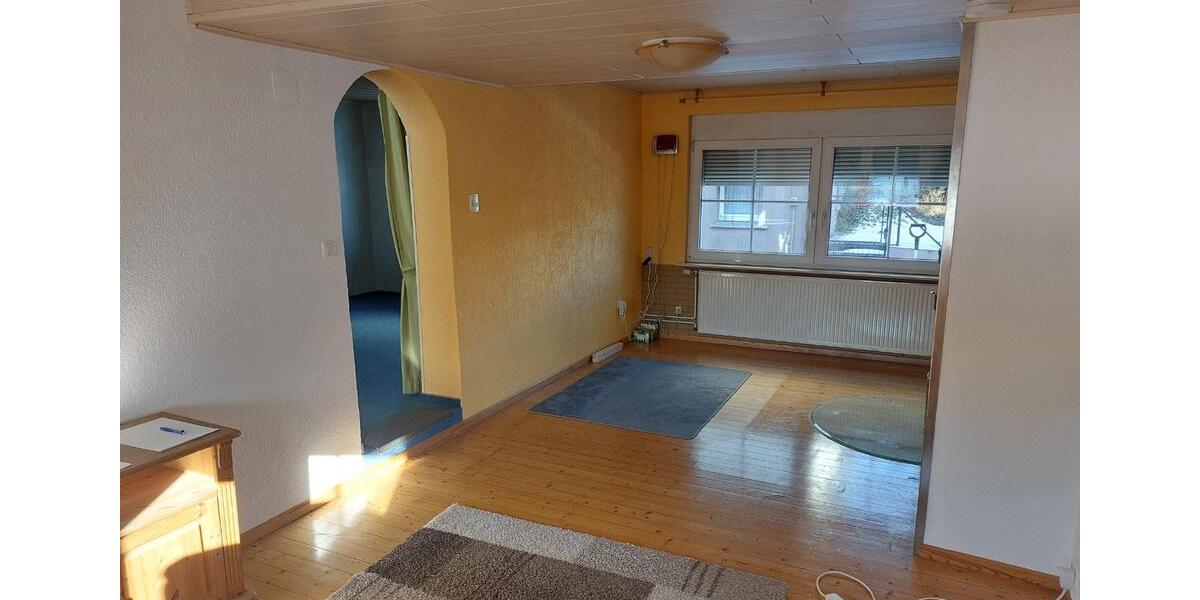 Etagenwohnung Greifenstein - 6 Zimmer, 100 m&sup2;, 450&euro; | Angebot:25947883