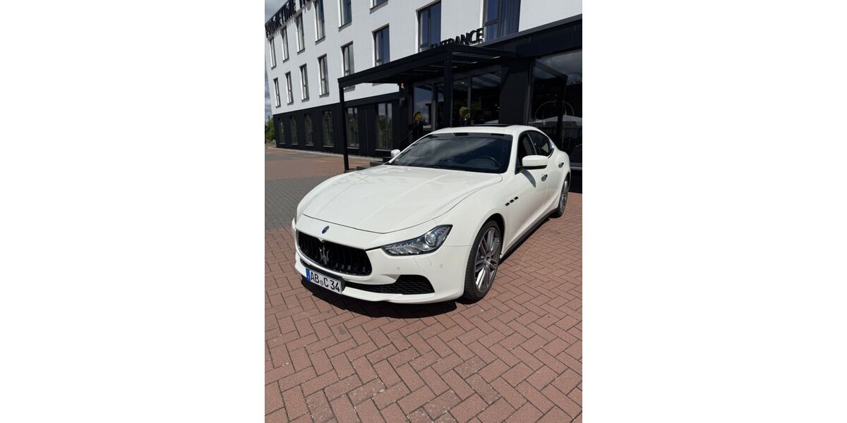 Maserati Ghibli 65.000 km 30.500 &euro; Biebertal 35444