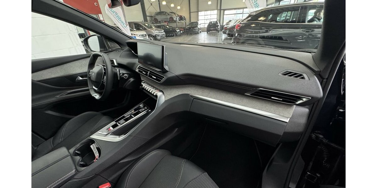 Peugeot 5008 GT 130 Black Edition EAT8 Panoramadach 17.300 km 26.620 &euro; Lich 35423