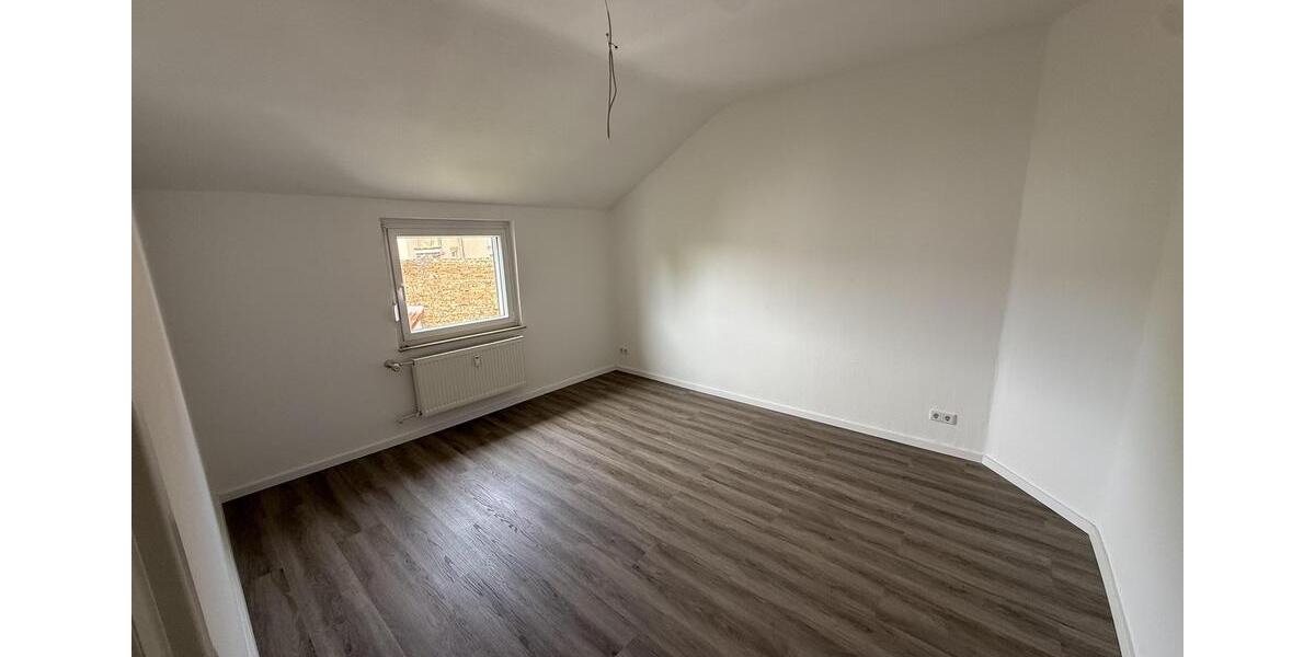 Dachgeschoßwohnung Bad Nauheim - 3 Zimmer, 75 m&sup2;, 990&euro; | Angebot:26675519
