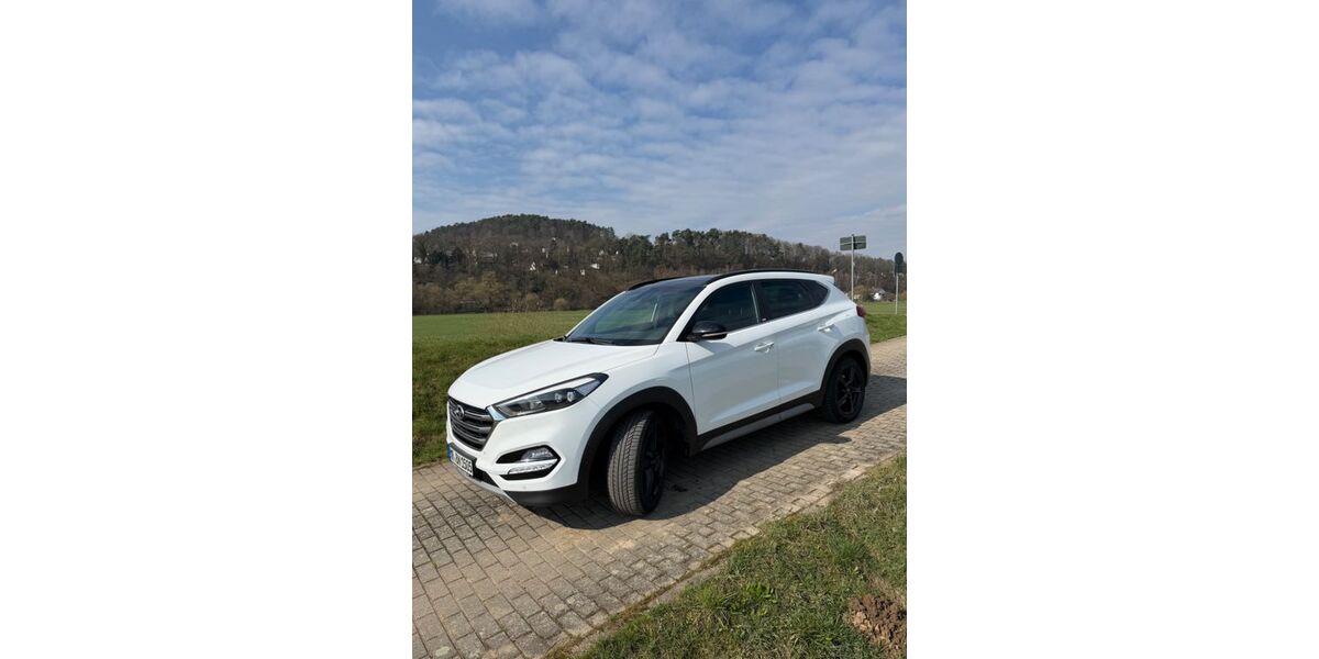 Hyundai TUCSON 112.000 km 19.499 &euro; Marburg 35041
