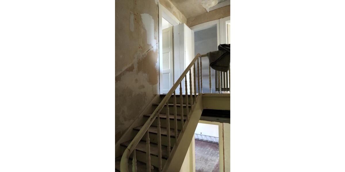 Einfamilienhaus Bad Nauheim - 9 Zimmer, 156 m&sup2;, 420.000&euro; | Angebot:25615804