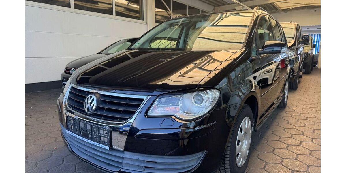 VW Touran 107.332 km 5.999 &euro; Münzenberg Gambach 35516