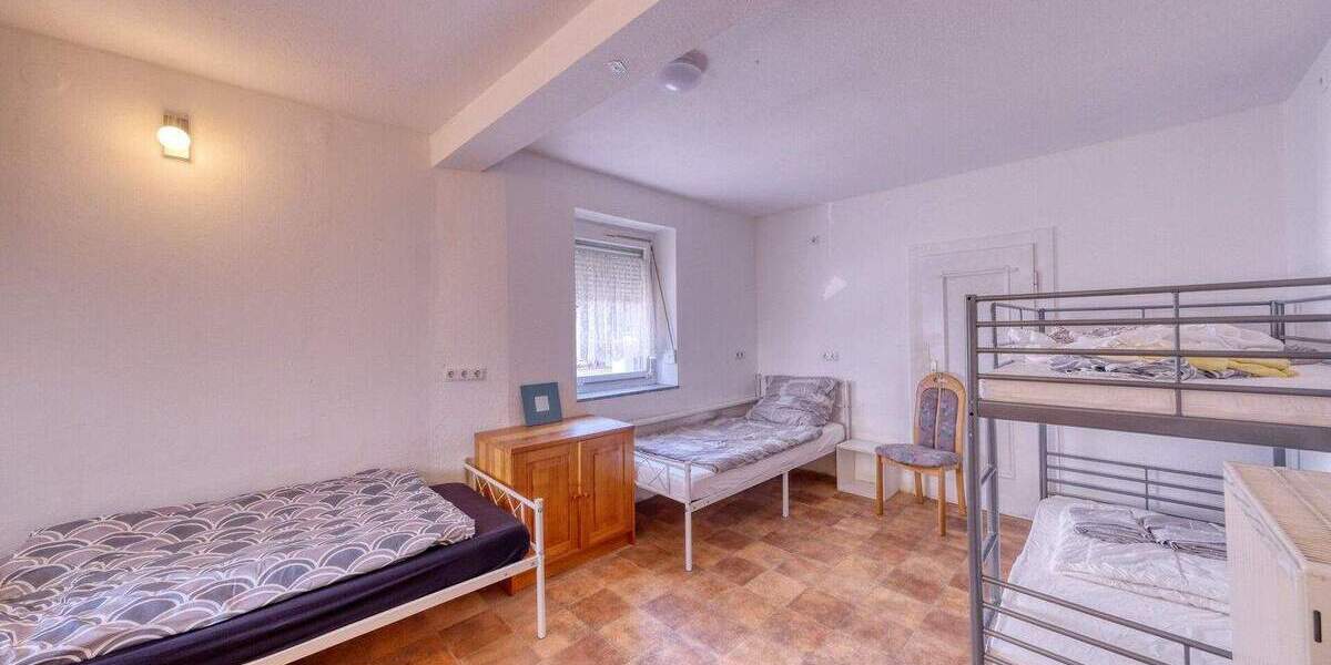 Mehrfamilienhaus, Wohnhaus Aßlar - 8 Zimmer, 186 m&sup2;, 219.000&euro; | Angebot:25697034