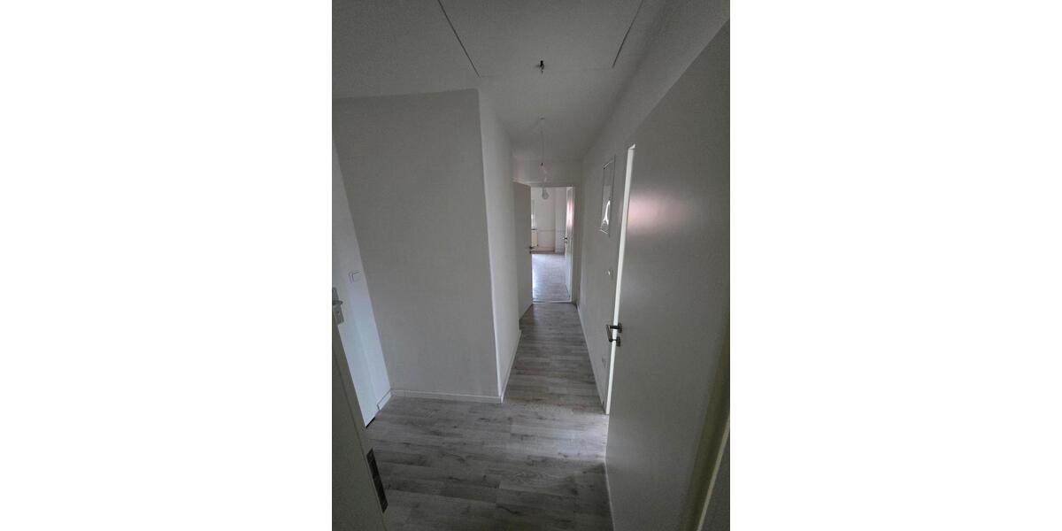 Dachgeschoßwohnung Friedberg (Hessen) - 4 Zimmer, 90 m&sup2;, 1.100&euro; | Angebot:25950843