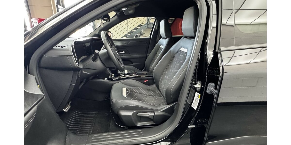 Opel Mokka e 50 kWh Ultimate FULL LED Carplay 16.700 km 20.420 &euro; Lich 35423
