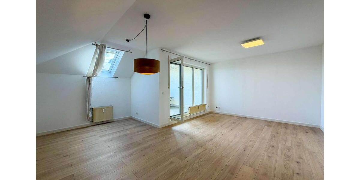Dachgeschoßwohnung Friedberg (Hessen) - 3 Zimmer, 82 m&sup2;, 1.045&euro; | Angebot:24802461