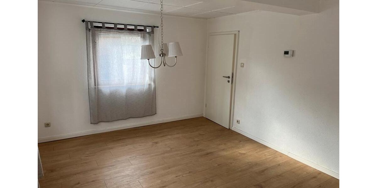 Einfamilienhaus Braunfels - 7 Zimmer, 140 m&sup2;, 1.000&euro; | Angebot:25088036