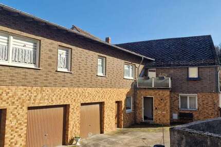 Haus Biebertal - 7 Zimmer, 180 m&sup2;, 179.000&euro; | Angebot:25829892