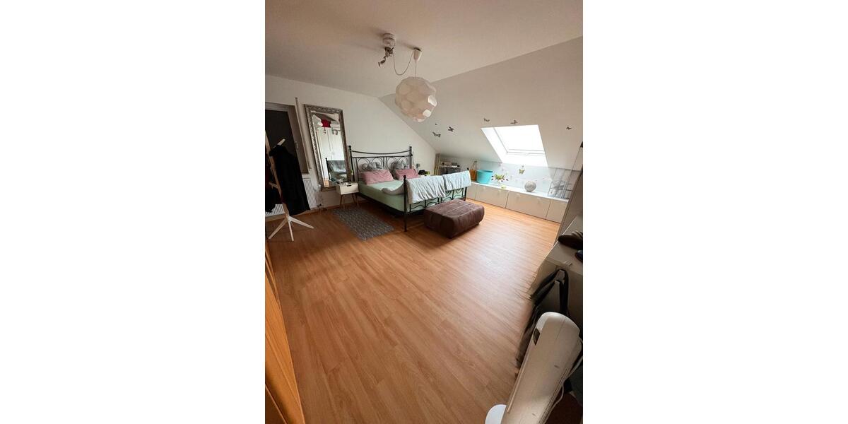 Dachgeschoßwohnung Grünberg - 3 Zimmer, 100 m&sup2;, 850&euro; | Angebot:26029537