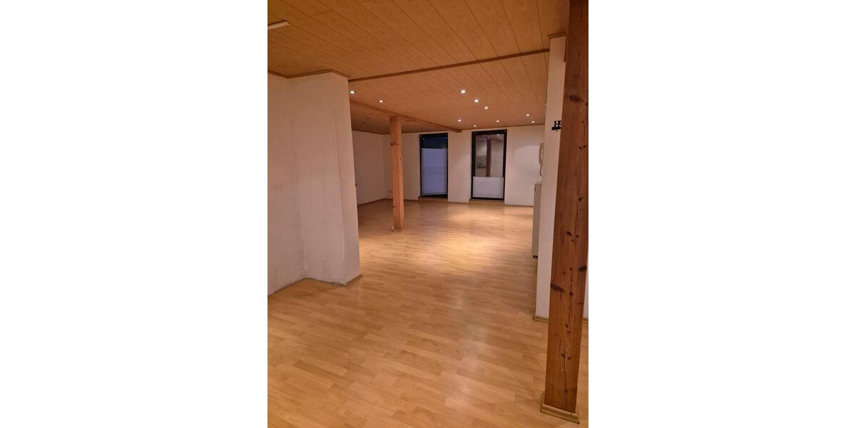 Etagenwohnung Bad Endbach - 2 Zimmer, 92 m&sup2;, 890&euro; | Angebot:25280478