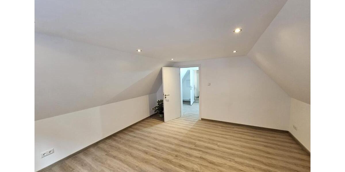 Dachgeschoßwohnung Friedberg (Hessen) - 1.5 Zimmer, 33 m&sup2;, 650&euro; | Angebot:25918774