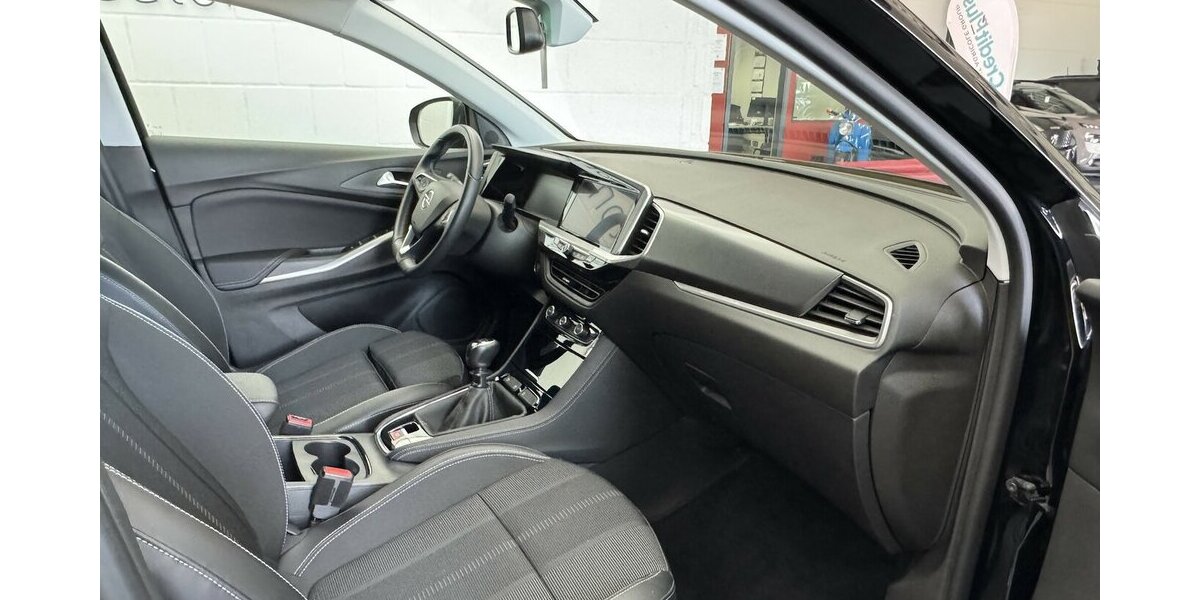 Opel Grandland 1.2 Turbo Elegance CarPlay FULL LED 30.756 km 16.830 &euro; Lich 35423