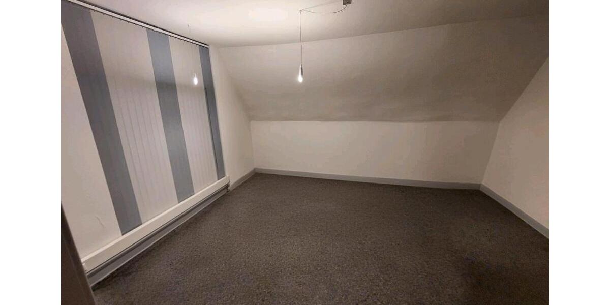 Dachgeschoßwohnung Herborn - 5 Zimmer, 123 m&sup2;, 850&euro; | Angebot:25718545