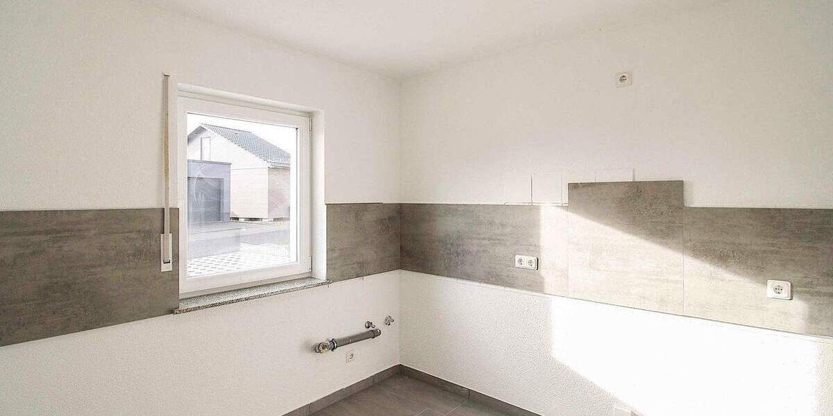 Einfamilienhaus Sinn Fleisbach - 9 Zimmer, 449.000&euro; | Angebot:25681477