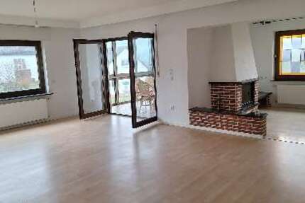 Wohnung Solms - 3 Zimmer, 125 m&sup2;, 1.100&euro; | Angebot:25958946