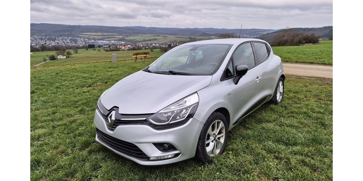 Renault Clio 72.496 km 9.999 &euro; Waldsolms 35647