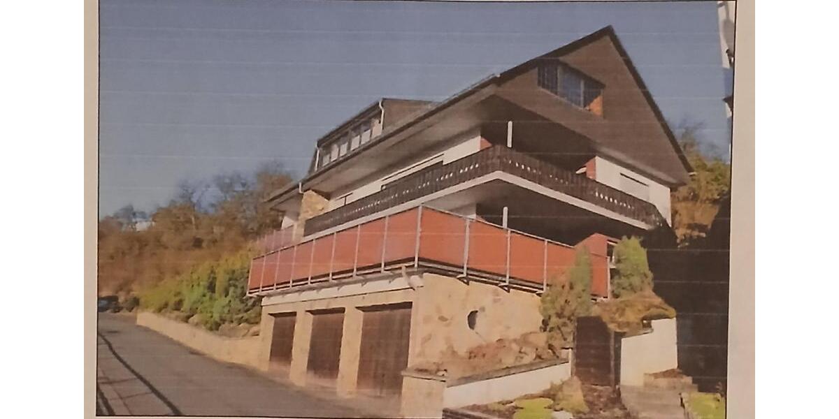 Dachgeschoßwohnung Aßlar - 5 Zimmer, 120 m&sup2;, 1.100&euro; | Angebot:23795100